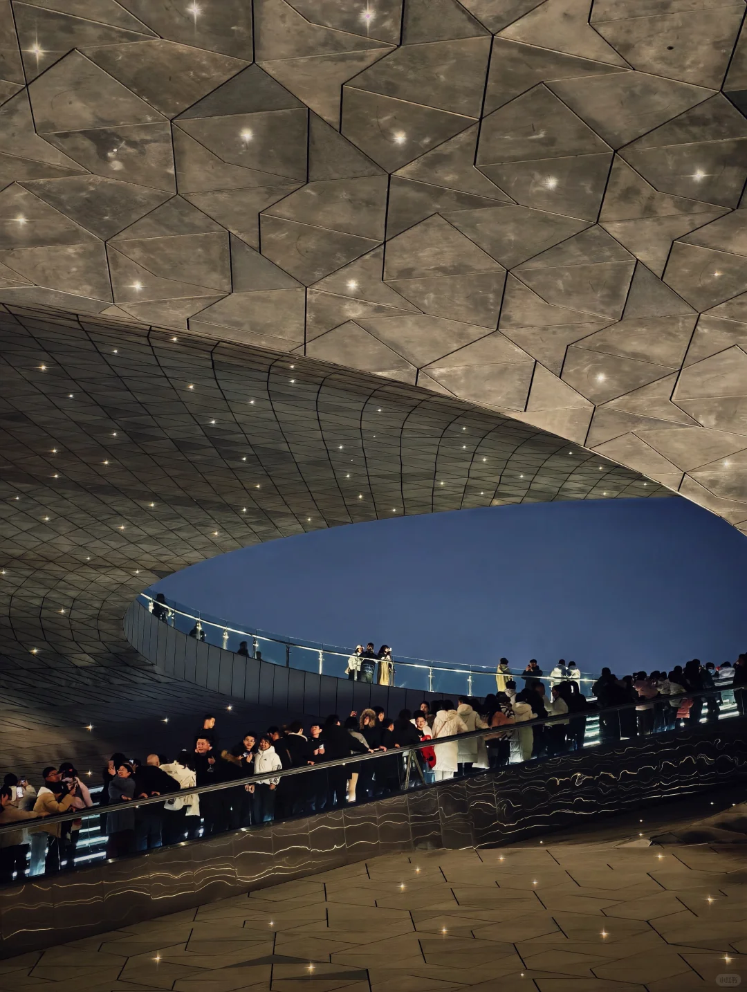 讲真！一部星空电梯拯救了太原植物园