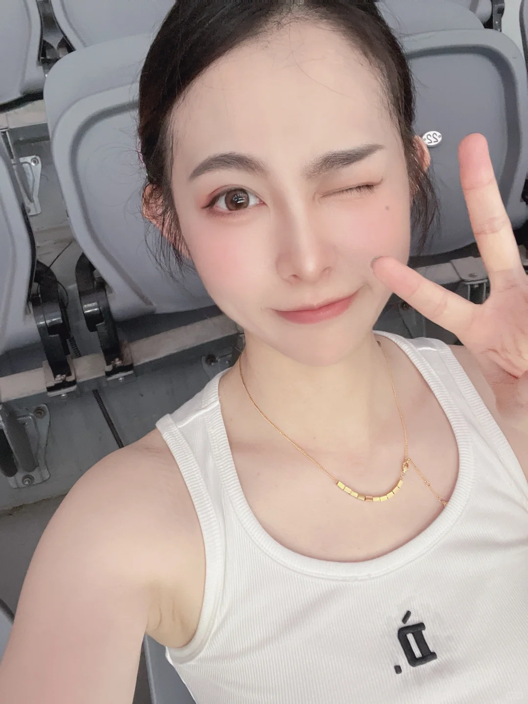 对生活比个✌️