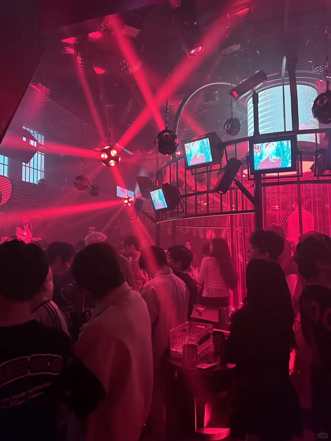 很内向喝不了也不说 一直喝