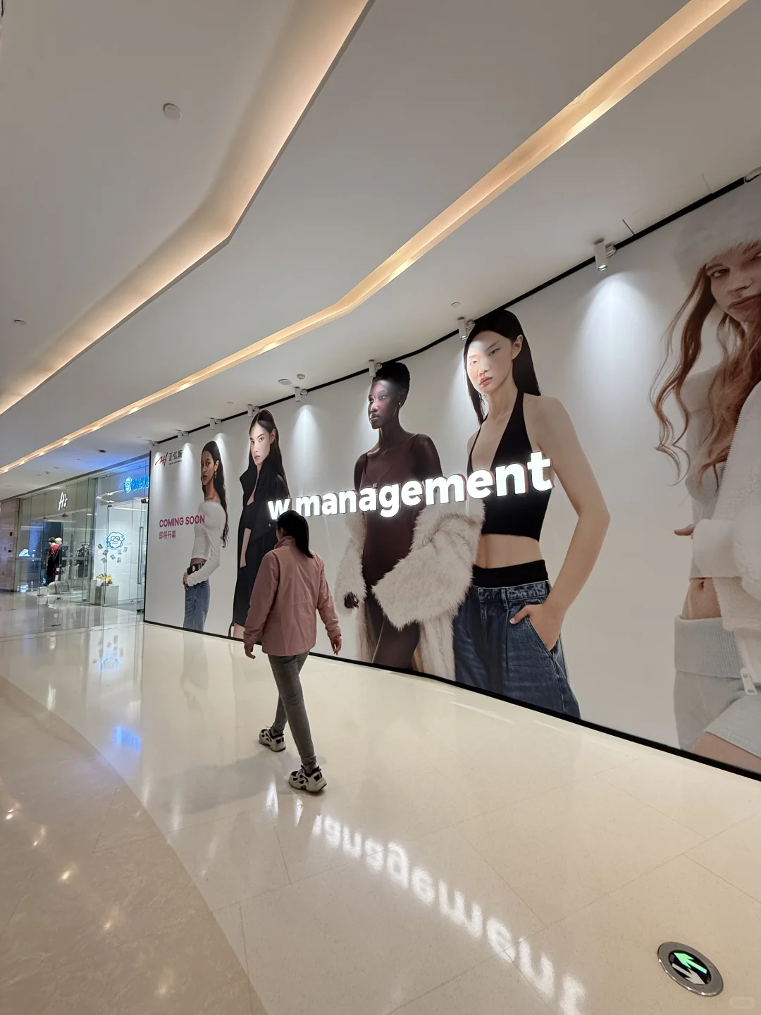 郑州正弘城真的很会招商。wm也来了！