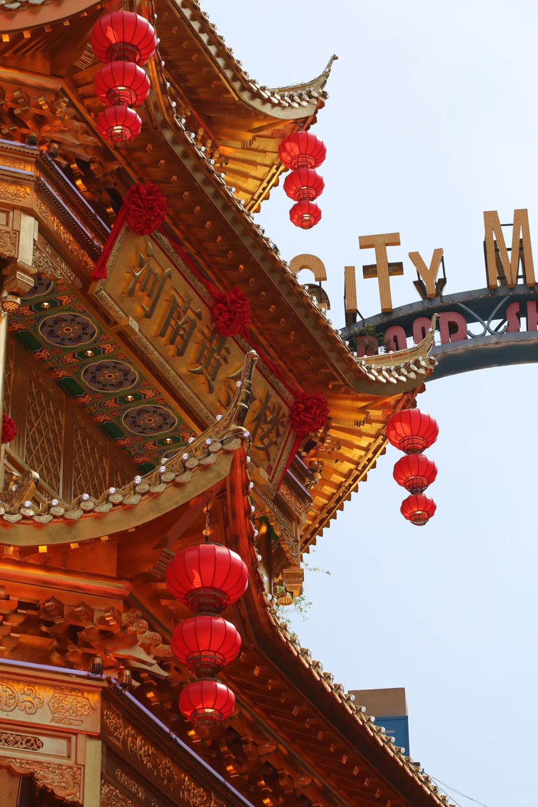 郑州！！这个路口的视觉冲击力真的绝了！！！