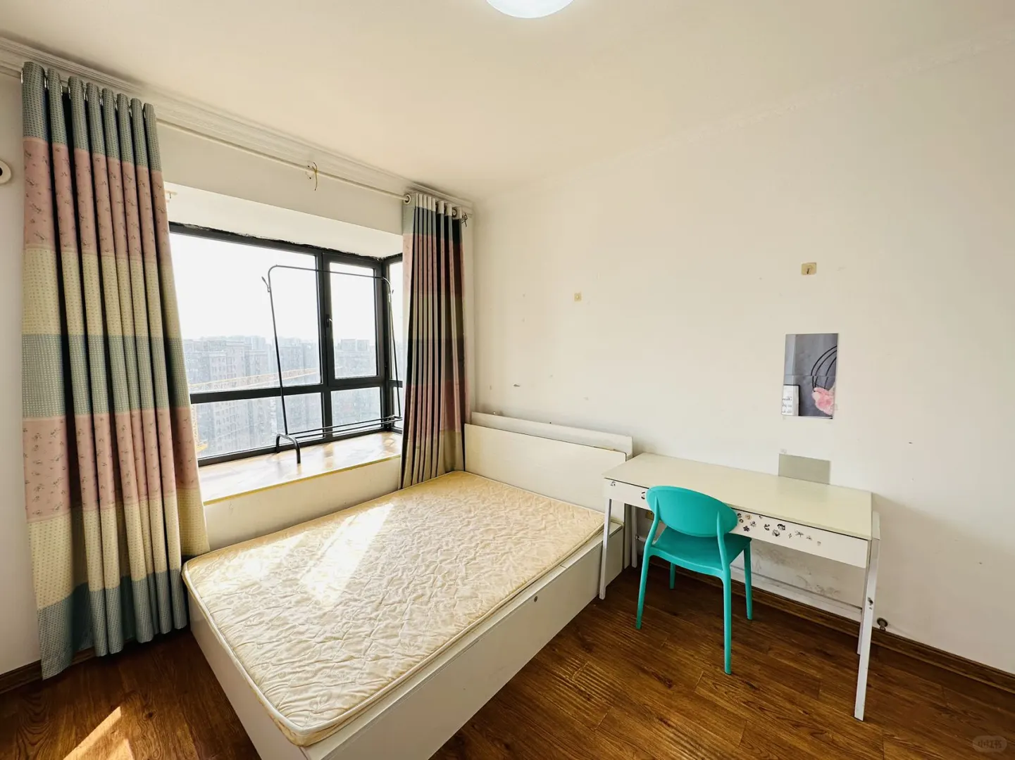 郑州金锣湾朝南主卧带飘窗急租|无中介费