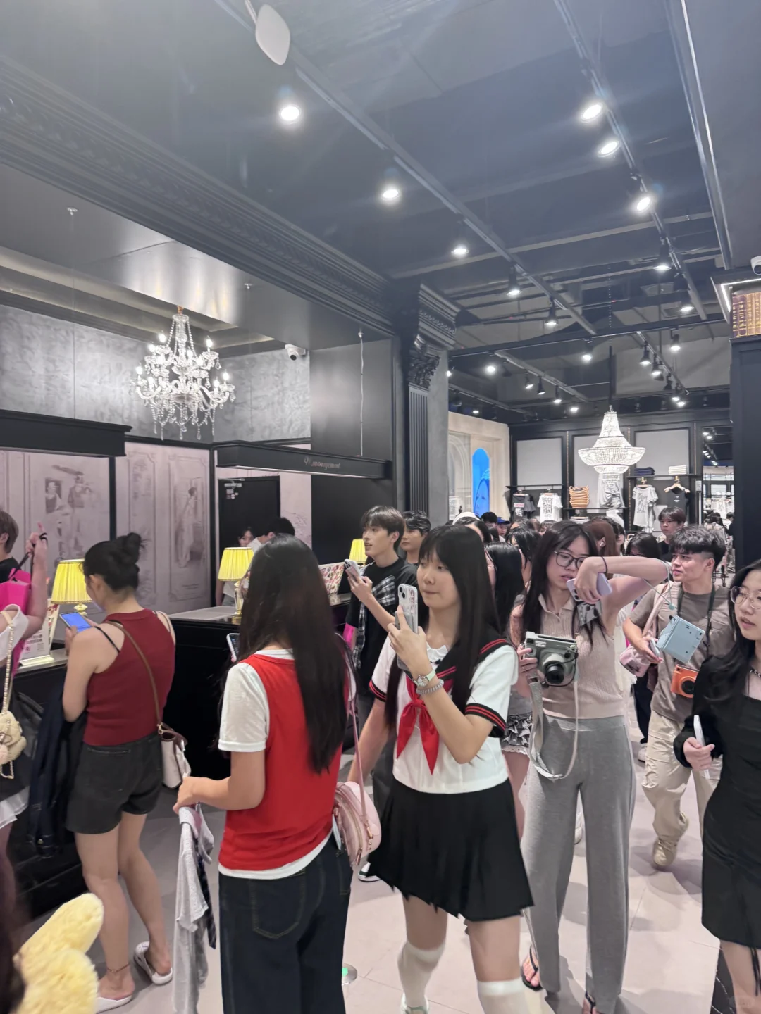 郑州正弘城真的很会招商。wm也来了！