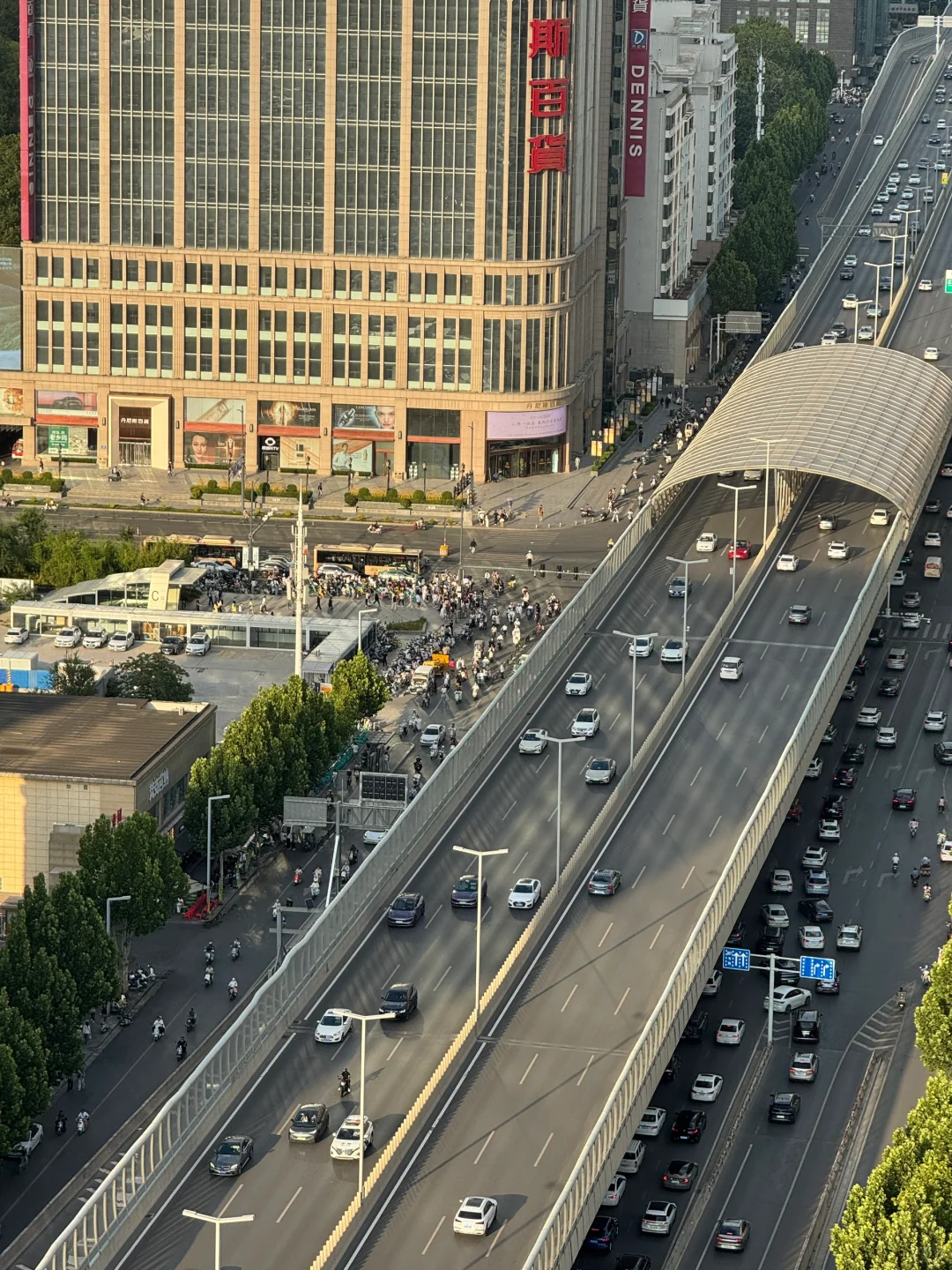 郑州不愧是北方省会第一城，城建非常大气！！