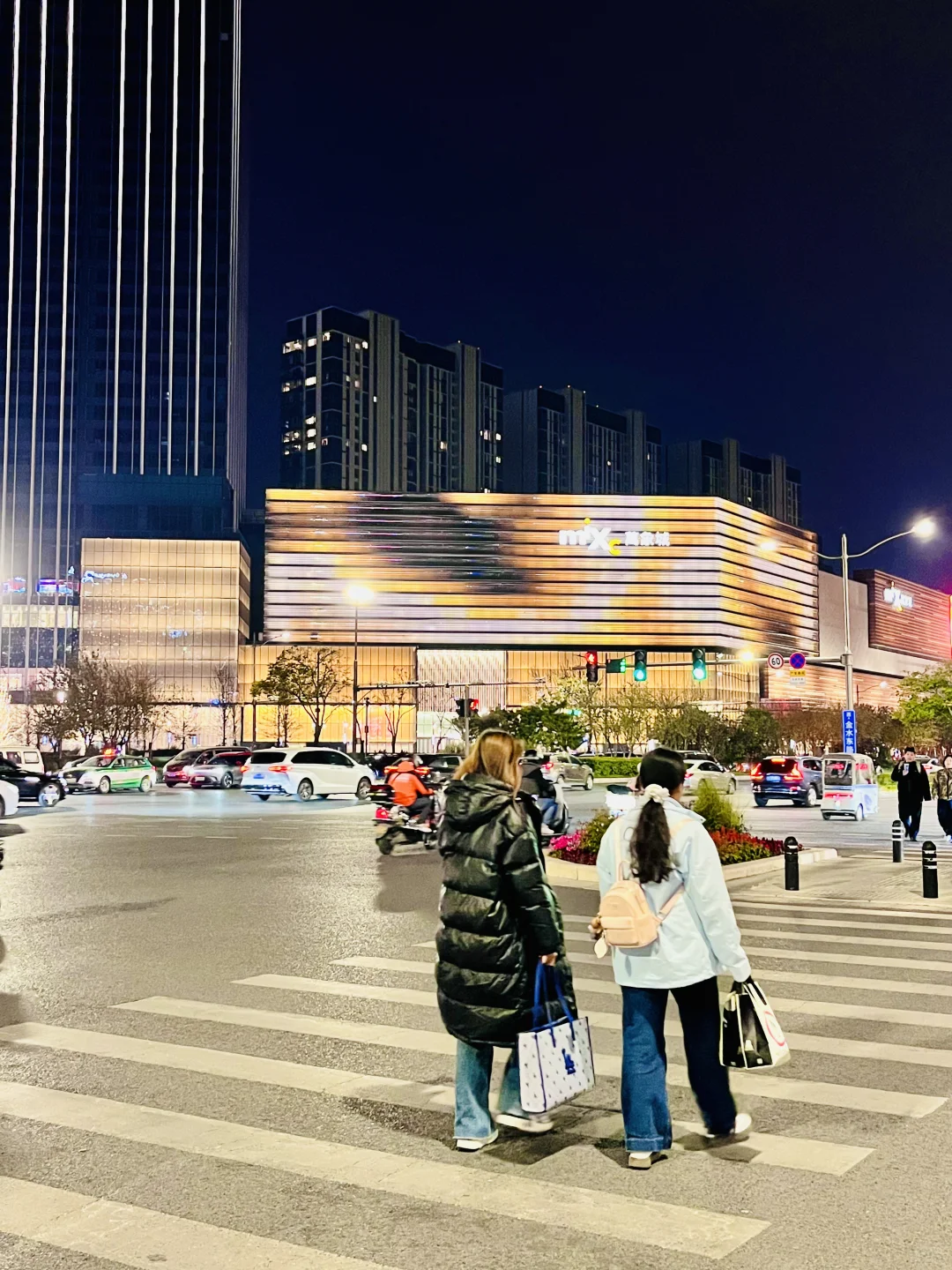 商业价值区位优势齐飞，郑东万象城站稳了