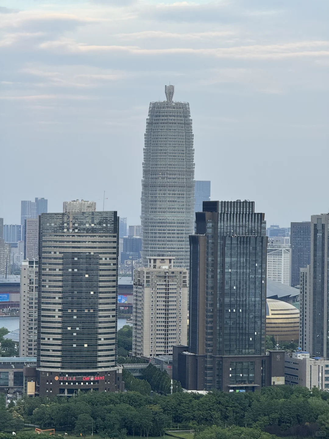 郑州不愧是北方省会第一城，城建非常大气！！