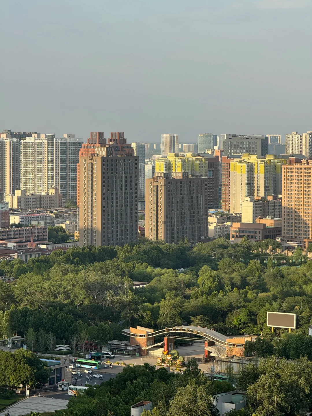 郑州不愧是北方省会第一城，城建非常大气！！
