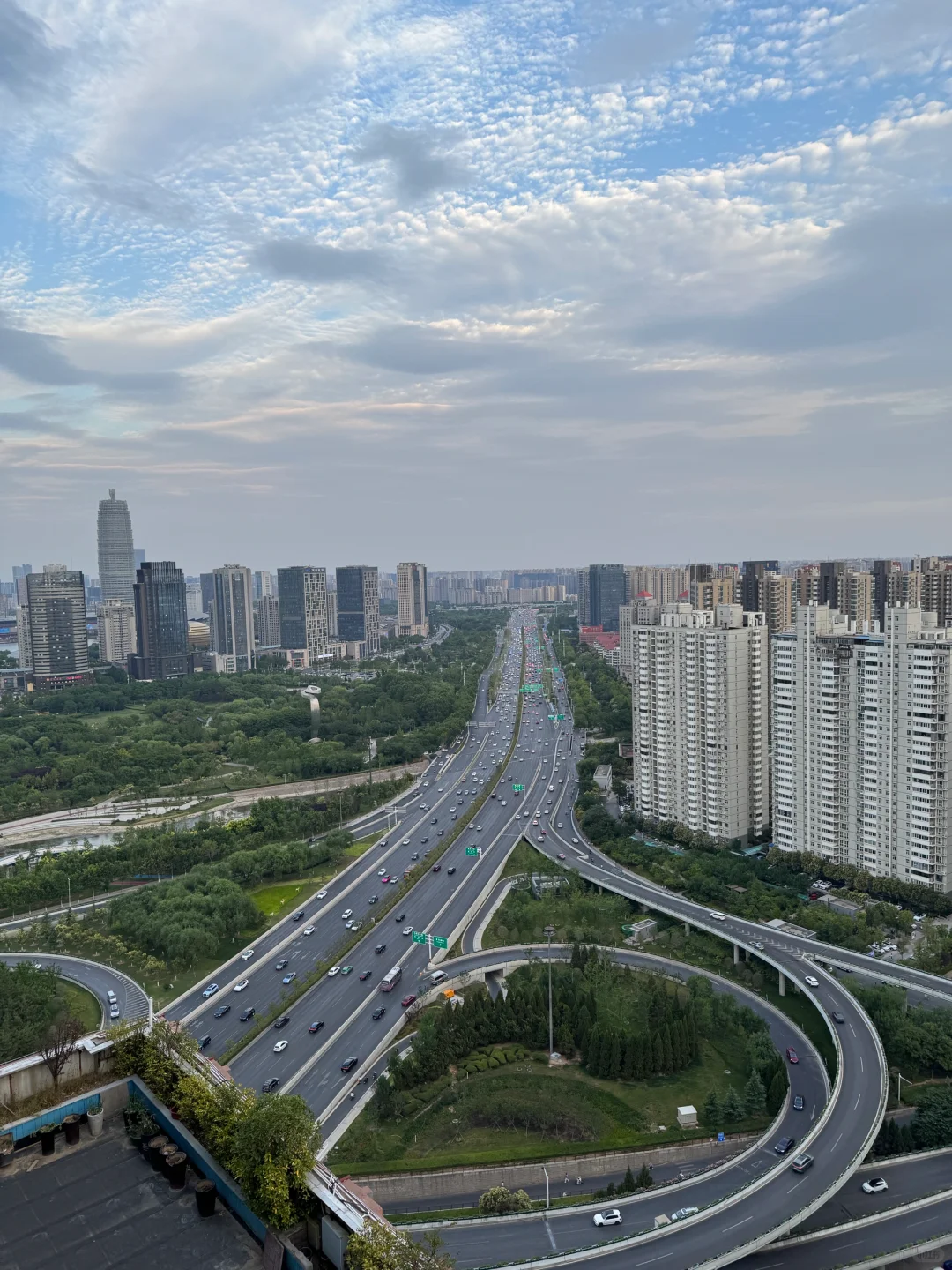 郑州不愧是北方省会第一城，城建非常大气！！