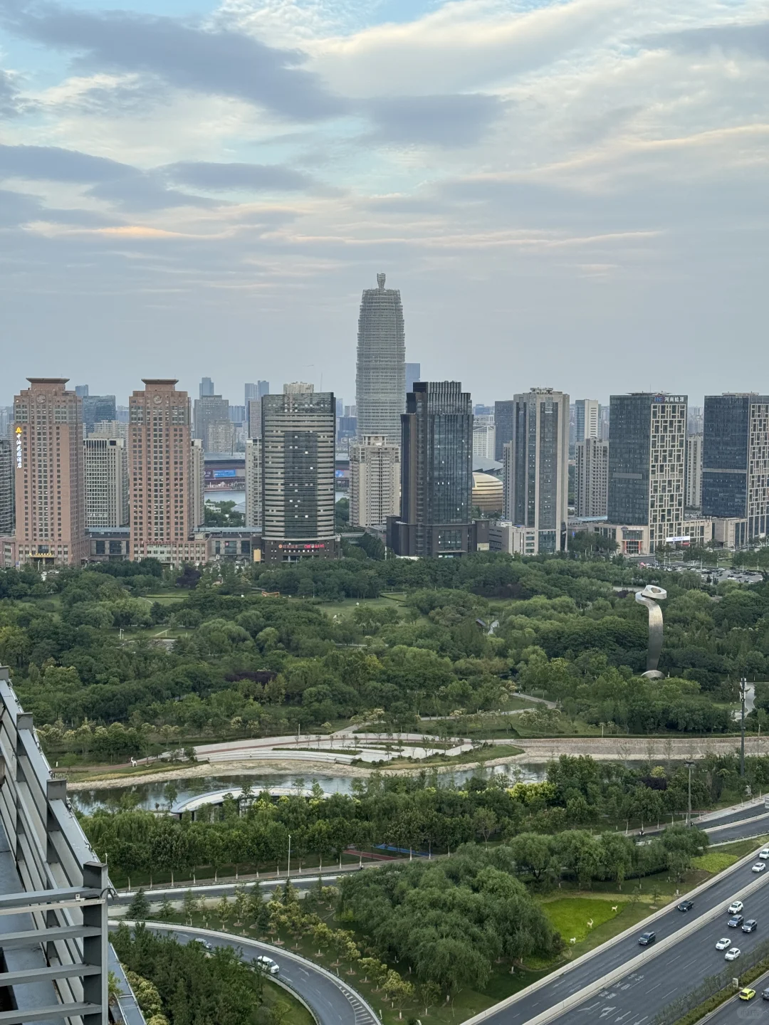 郑州不愧是北方省会第一城，城建非常大气！！