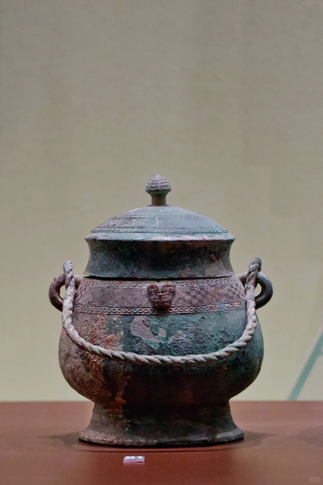 雷纹铜卣｜晚商｜安阳市文物考古研究院