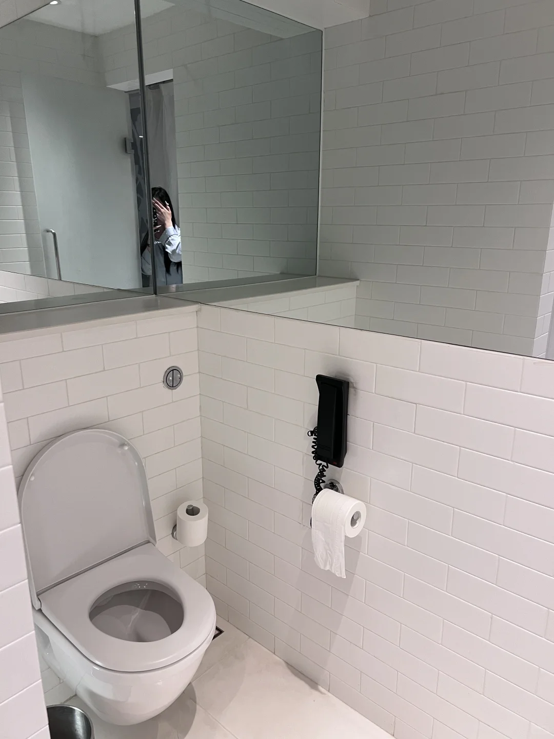 女大学生躺酒店之郑州建业艾美🏨