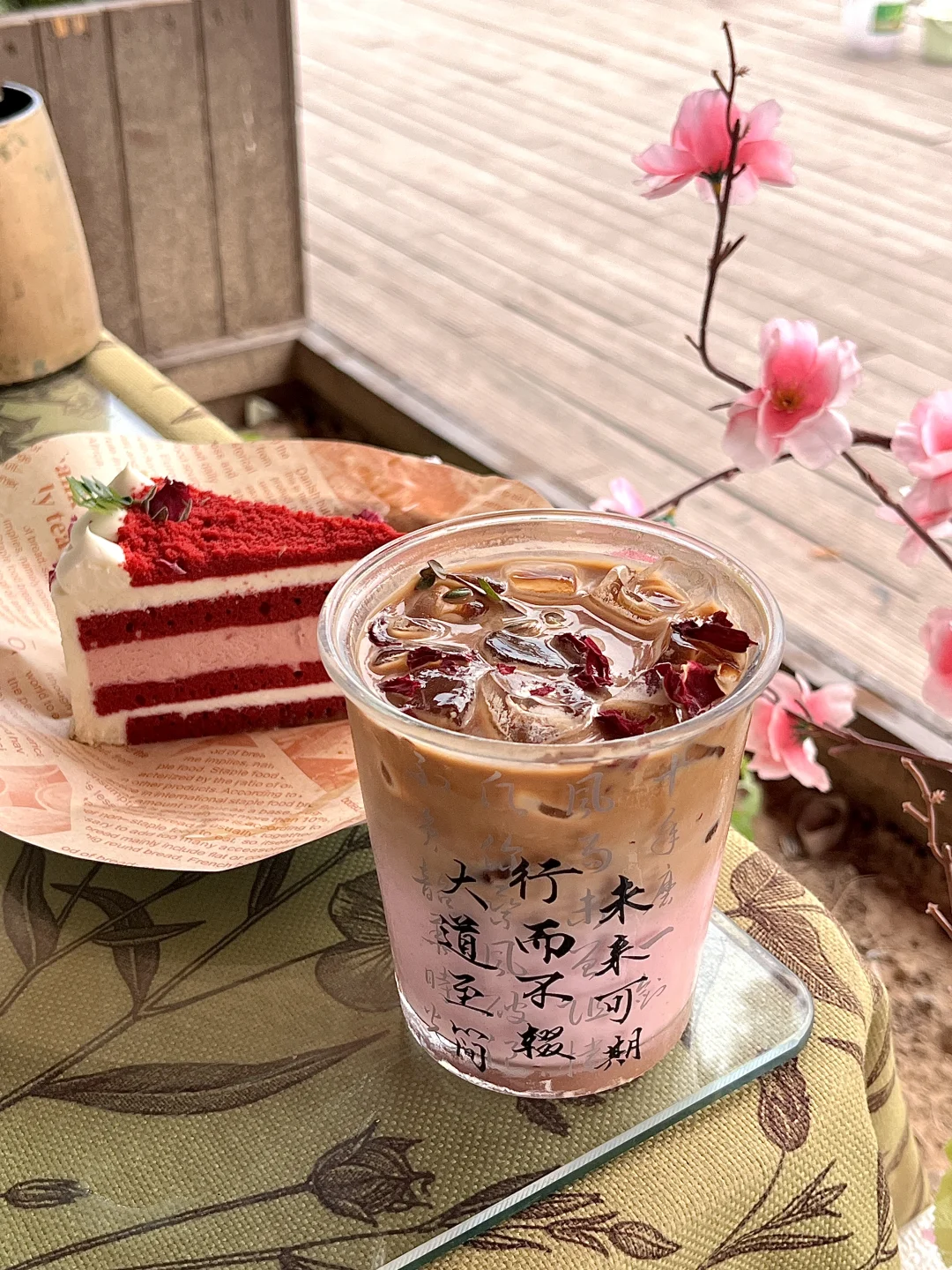 安阳最casual的湖边小店😭好chill。。。