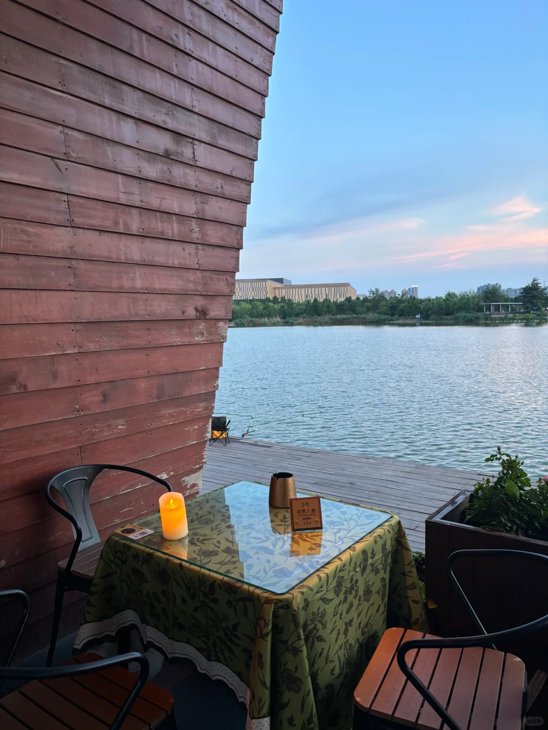 安阳这家湖边这家咖啡店好舒服🌇