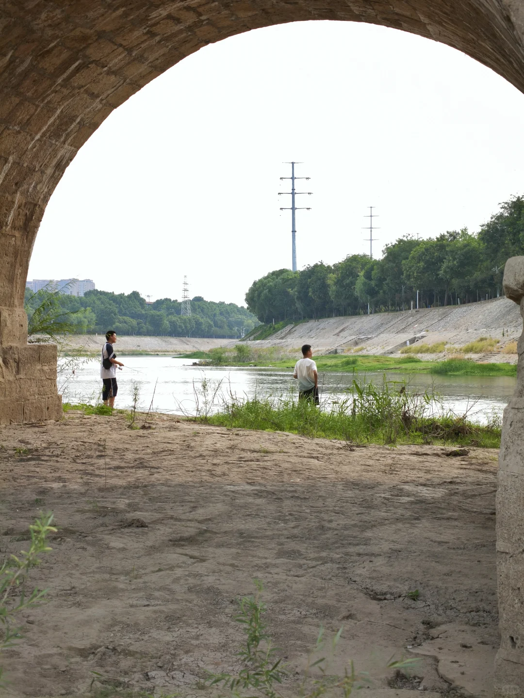 垂钓安阳桥下