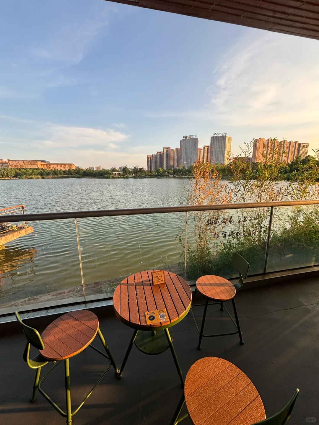 安阳这家湖边这家咖啡店好舒服🌇