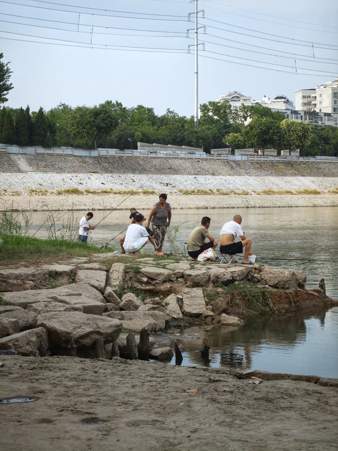 垂钓安阳桥下
