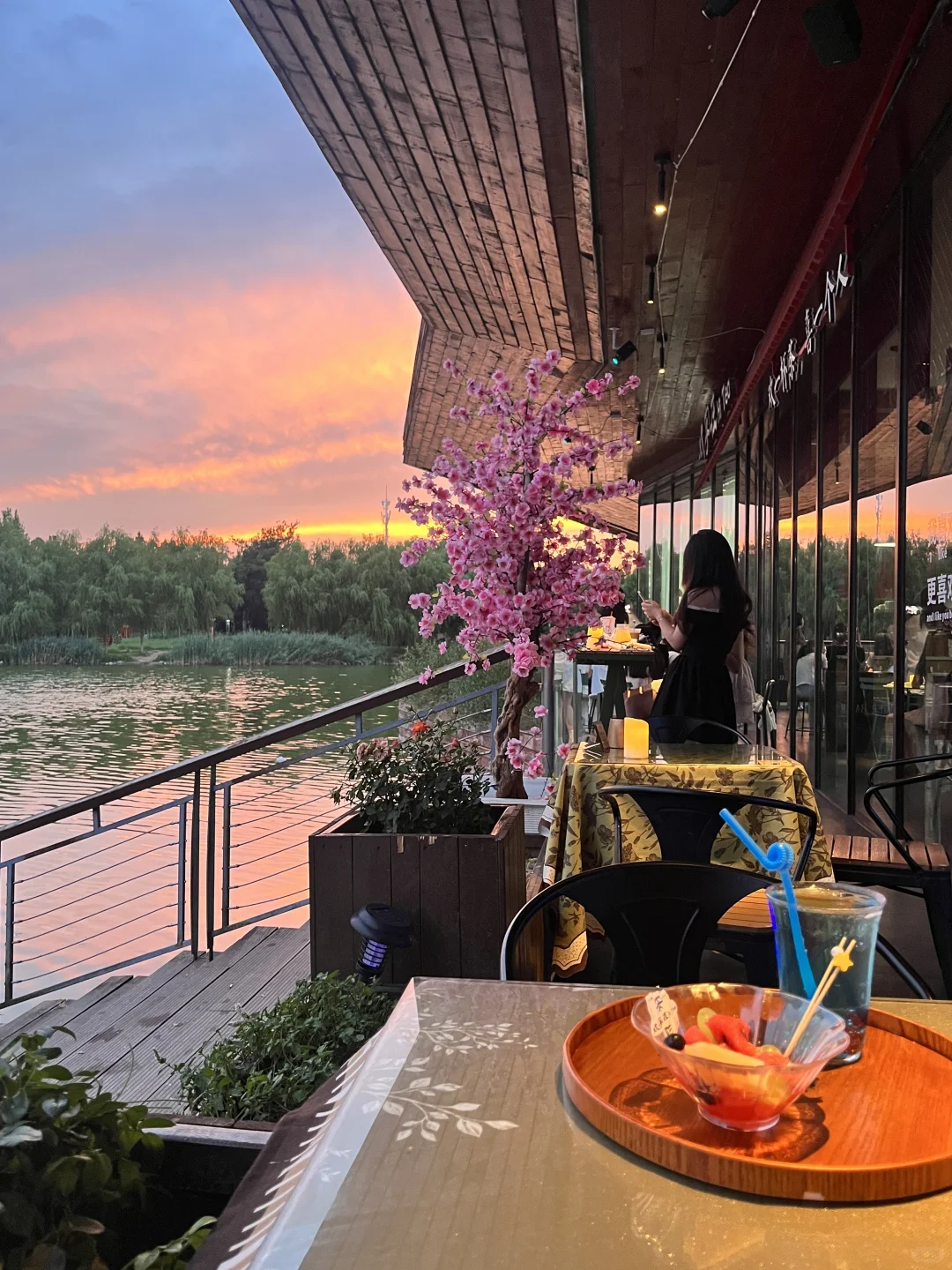 安阳最casual的湖边小店😭好chill。。。