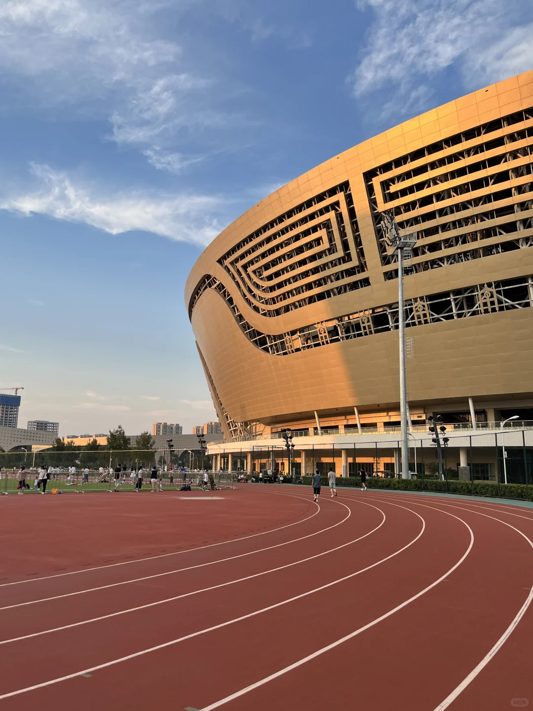 安阳市文体中心体育场跑步🏃🏻‍♀️🌇