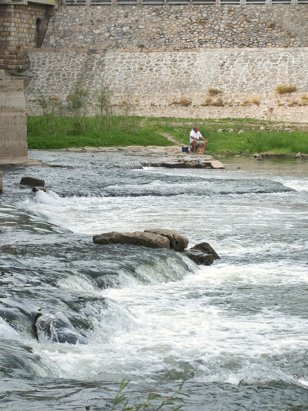 垂钓安阳桥下