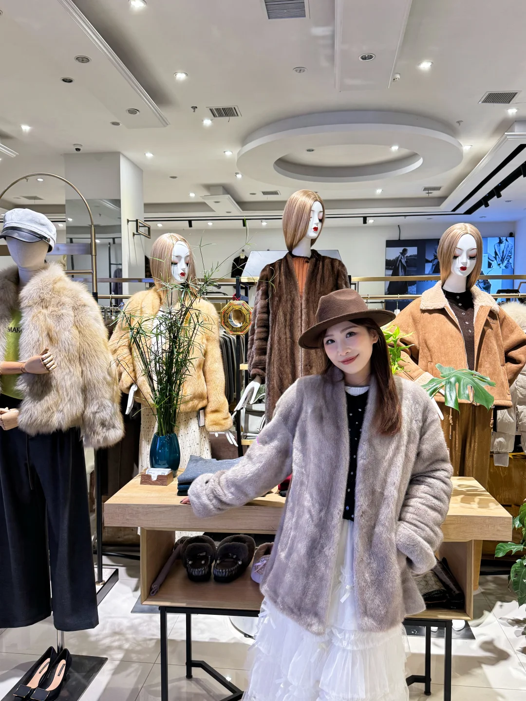 沉浸式逛郑州海宁皮革城  快来帮我选选哪个