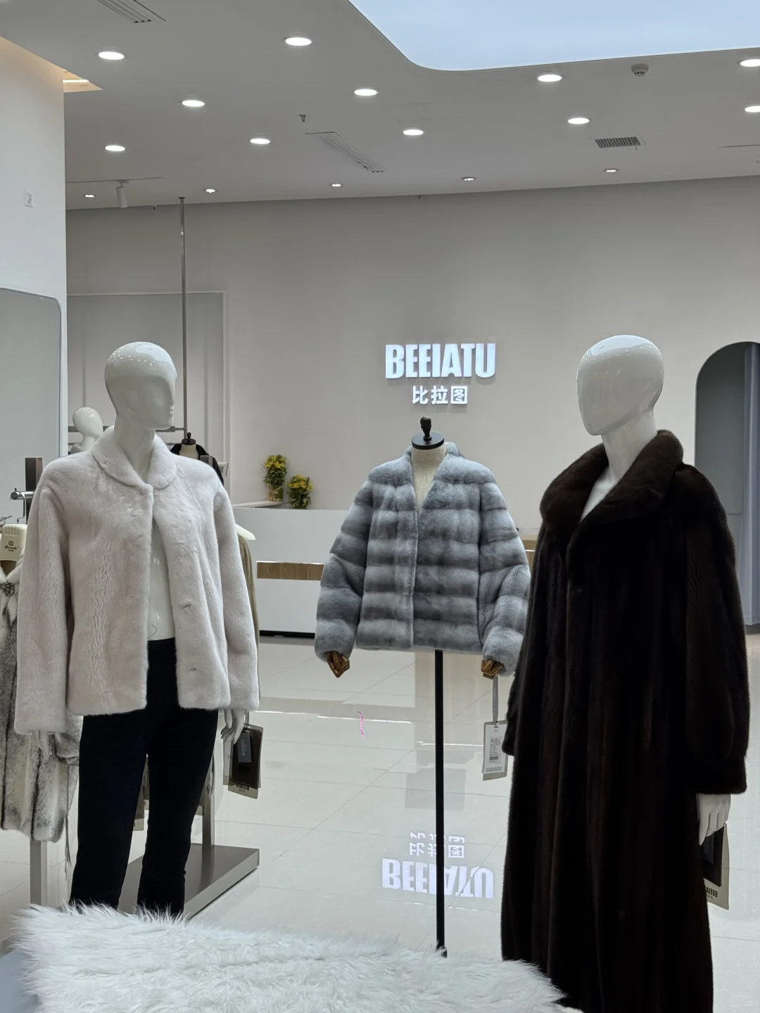 沉浸式逛郑州海宁皮革城  快来帮我选选哪个