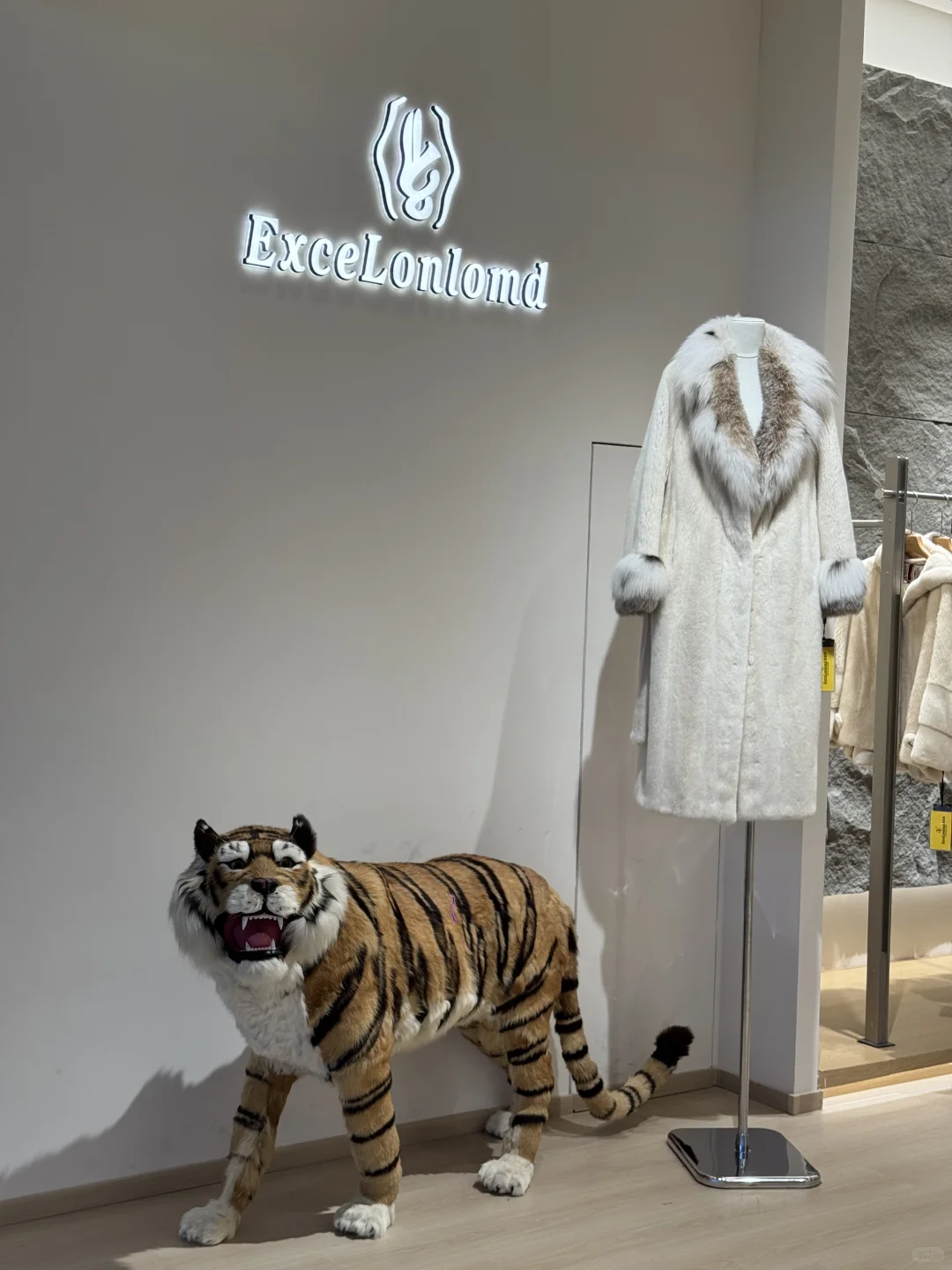 沉浸式逛郑州海宁皮革城  快来帮我选选哪个