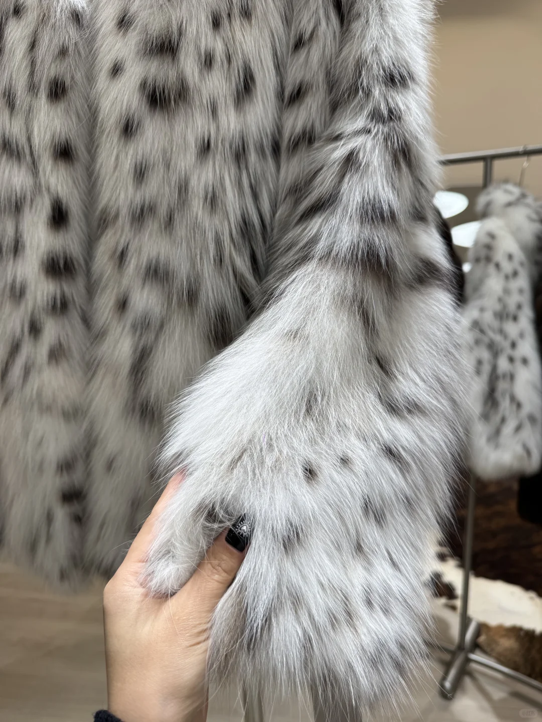 沉浸式逛郑州海宁皮革城  快来帮我选选哪个