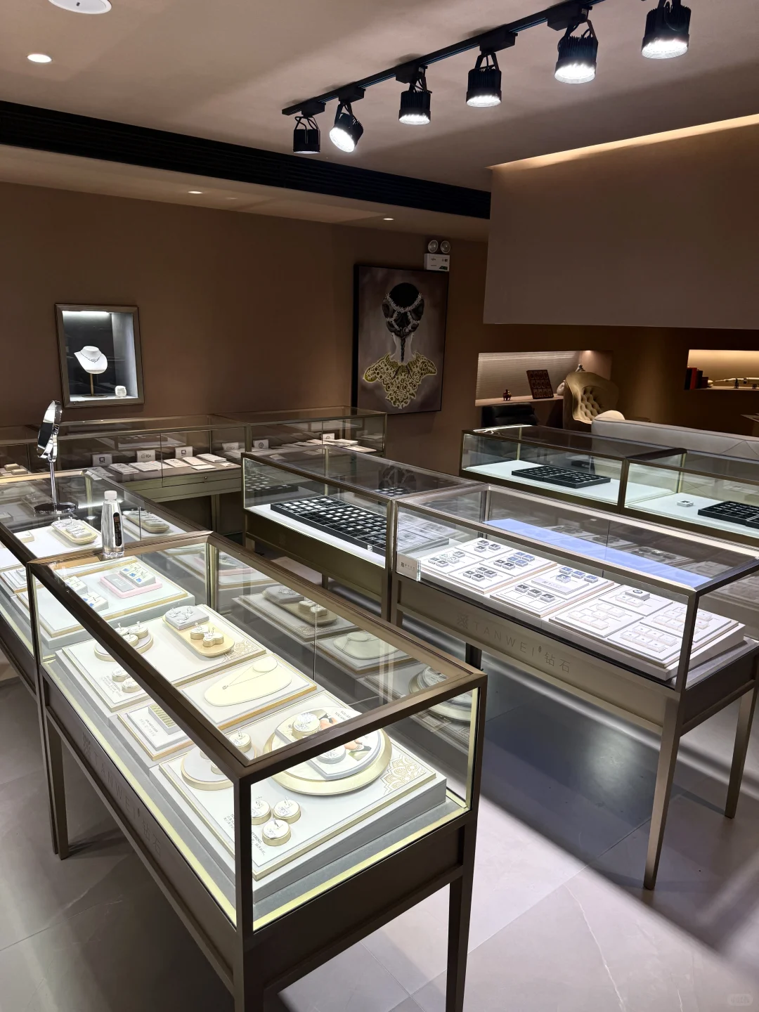 洛阳这家培育钻石店让闺蜜以为我悄悄发财了