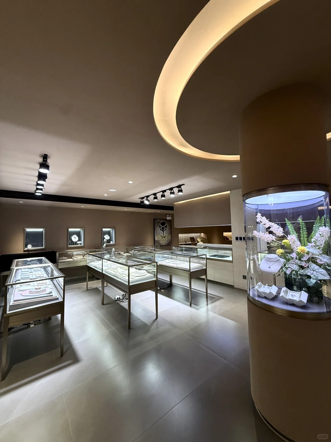 洛阳这家培育钻石店让闺蜜以为我悄悄发财了