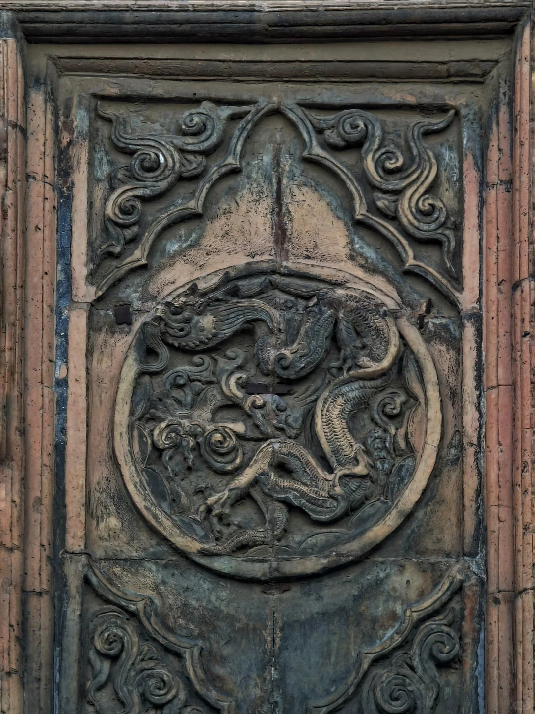 沐浴在夕阳中的安阳文峰塔