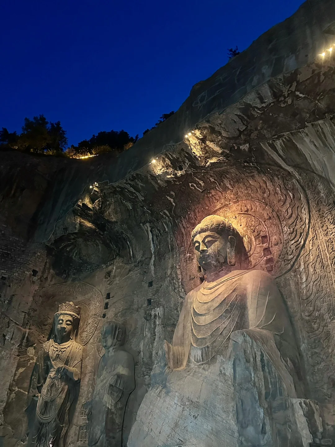 来了洛阳，怎么能错过龙门石窟的绝美傍晚！