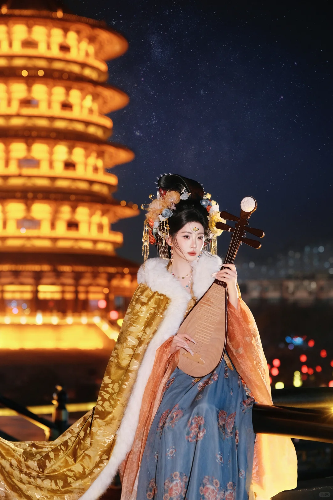 洛阳的夜景和冬季汉服也太搭了吧！内附攻略