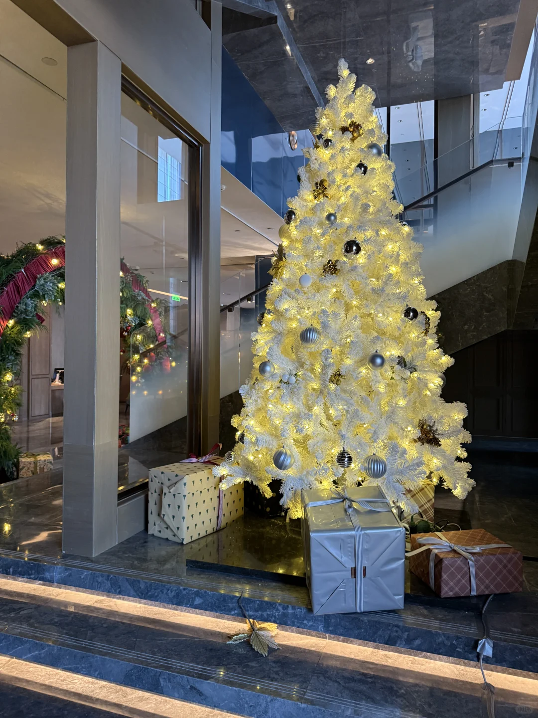 郑州洲际超大圣诞树🎄🎄🎄