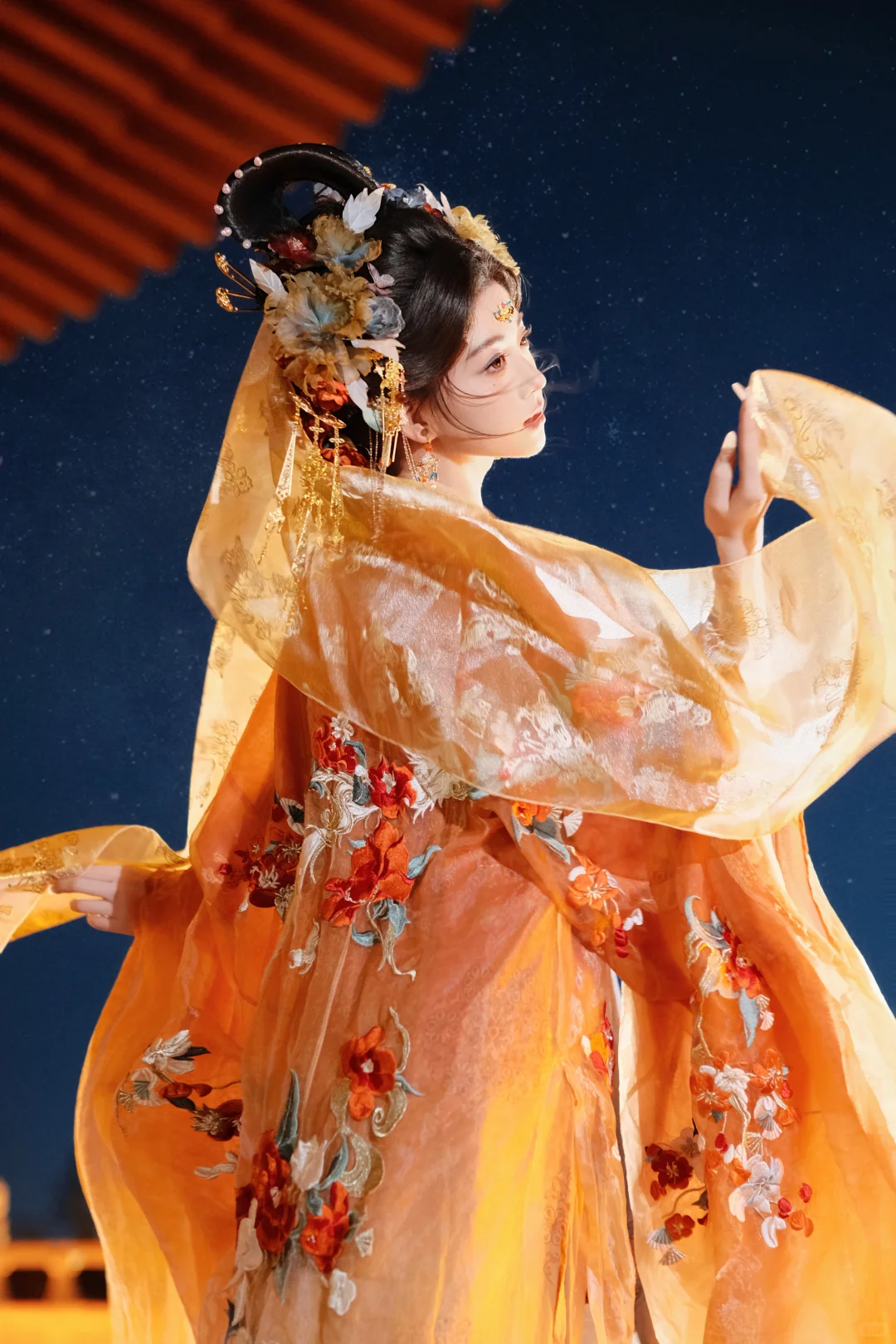 洛阳的夜景和冬季汉服也太搭了吧！内附攻略