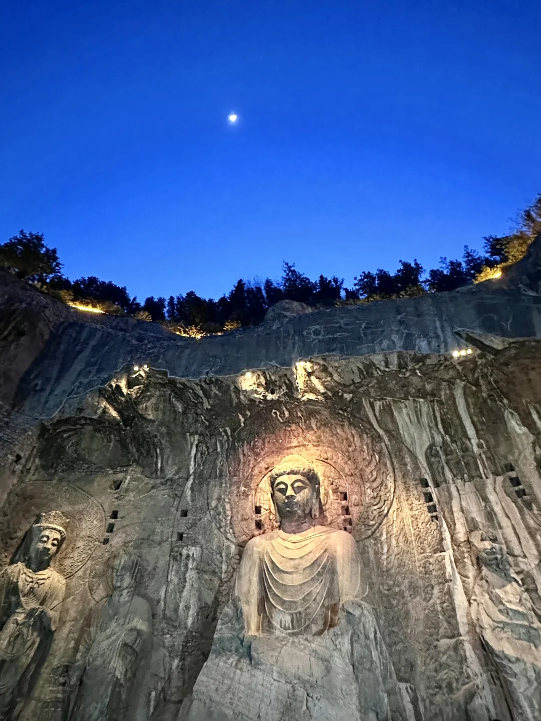 来了洛阳，怎么能错过龙门石窟的绝美傍晚！