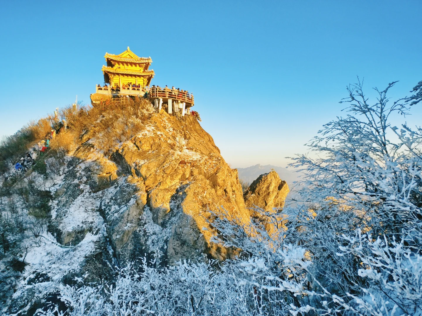 远赴人间惊鸿宴🌬️老君山上看日落看雪❄️