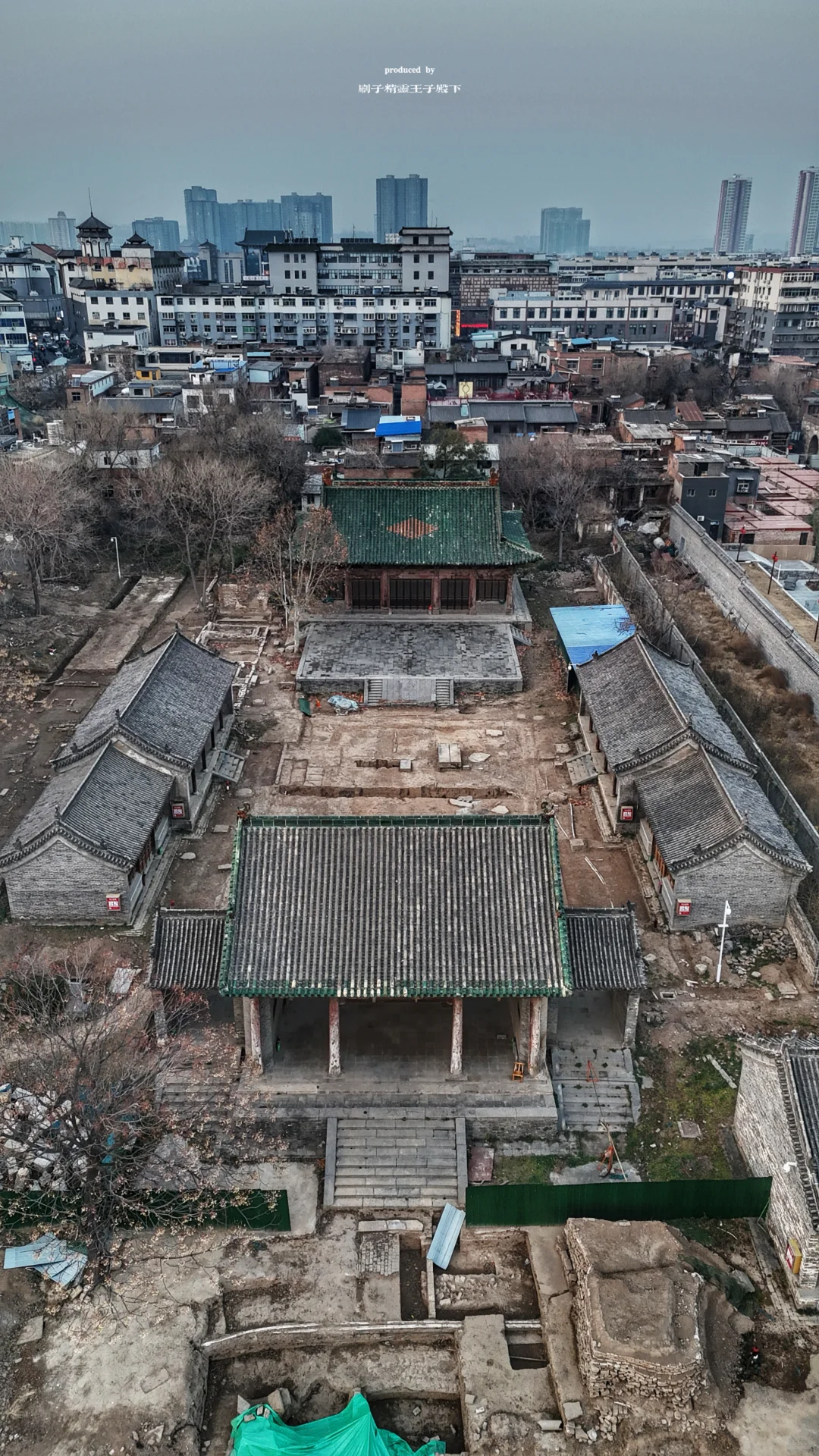 网红洛邑古城旁，洛阳国宝级古建成烂尾工地
