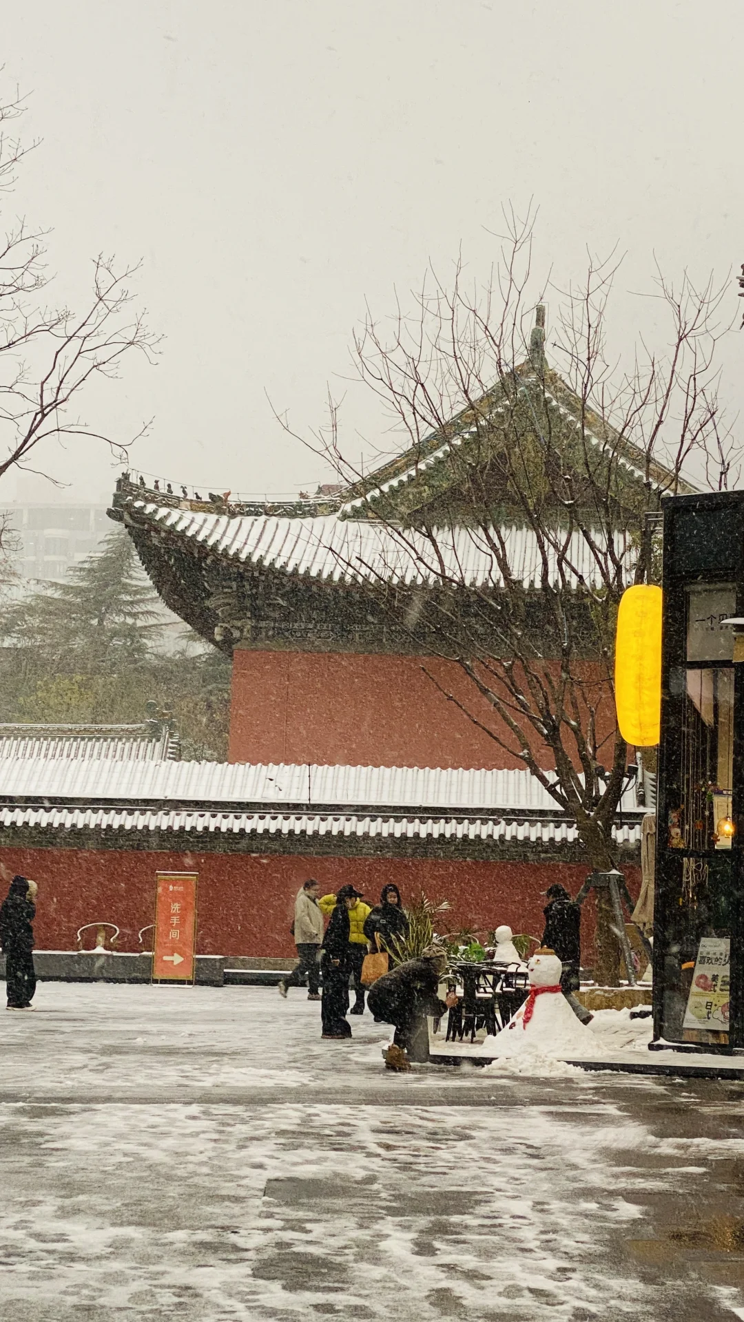 卧槽，暴雪里的郑州杀疯了，古建与雪花同框❗