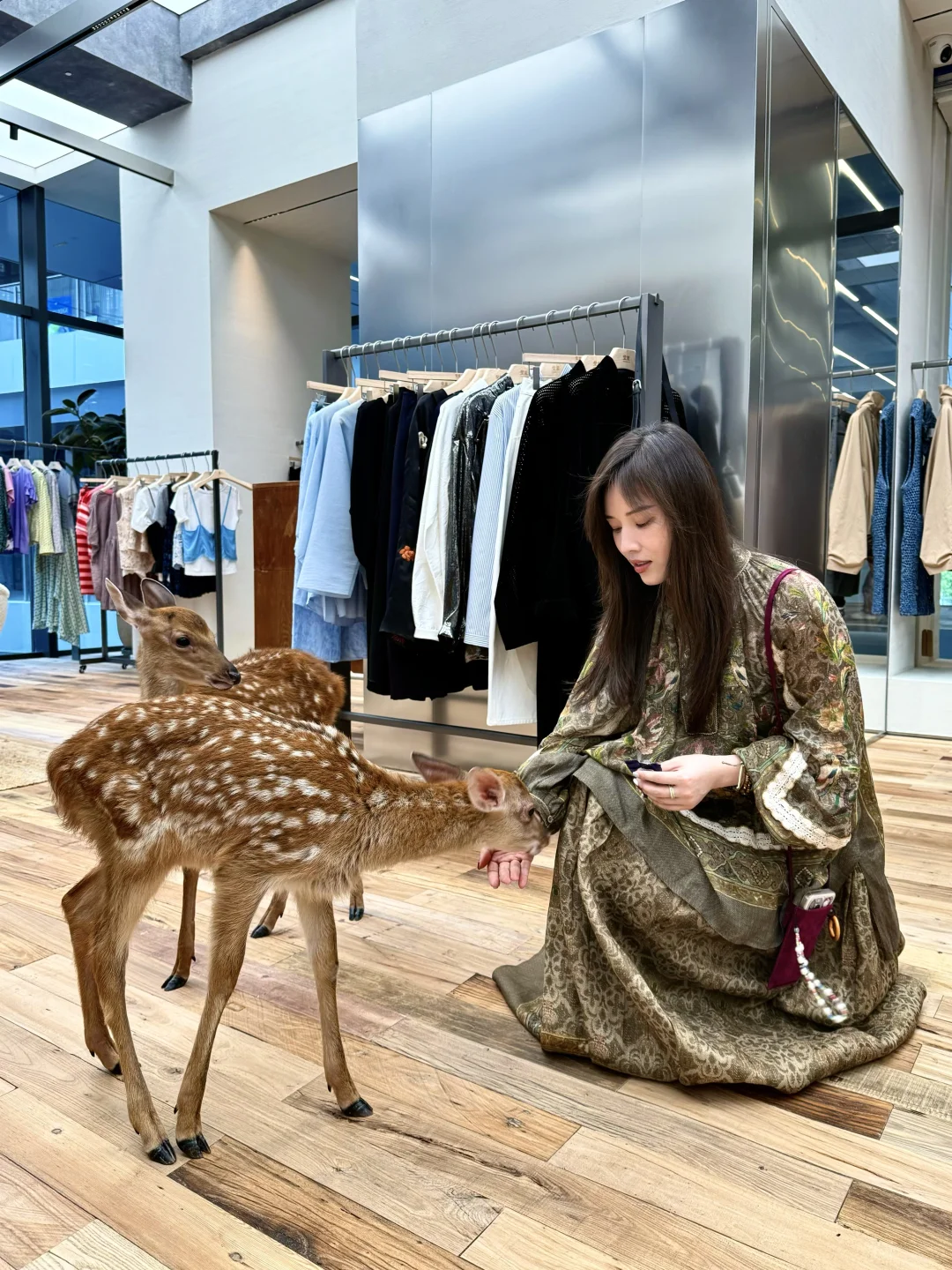 郑东万象城买手店｜来偶遇超可爱的小鹿吧🦌