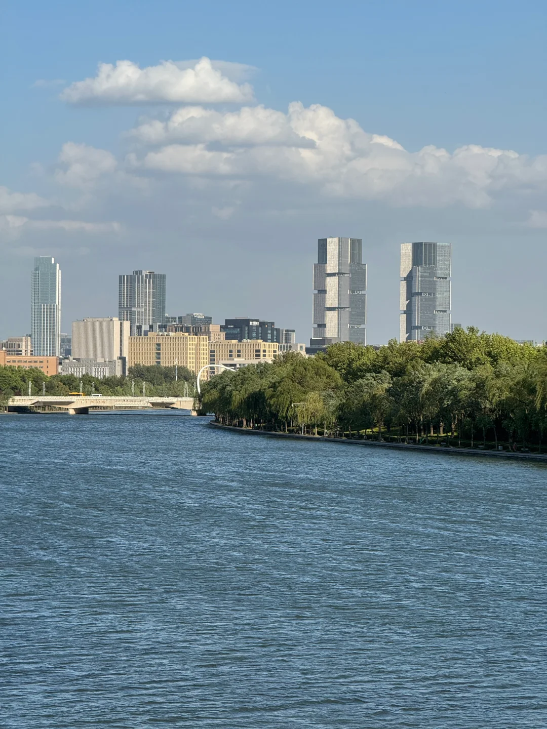 郑州不愧是北方第一省会，城市环境太治愈了！