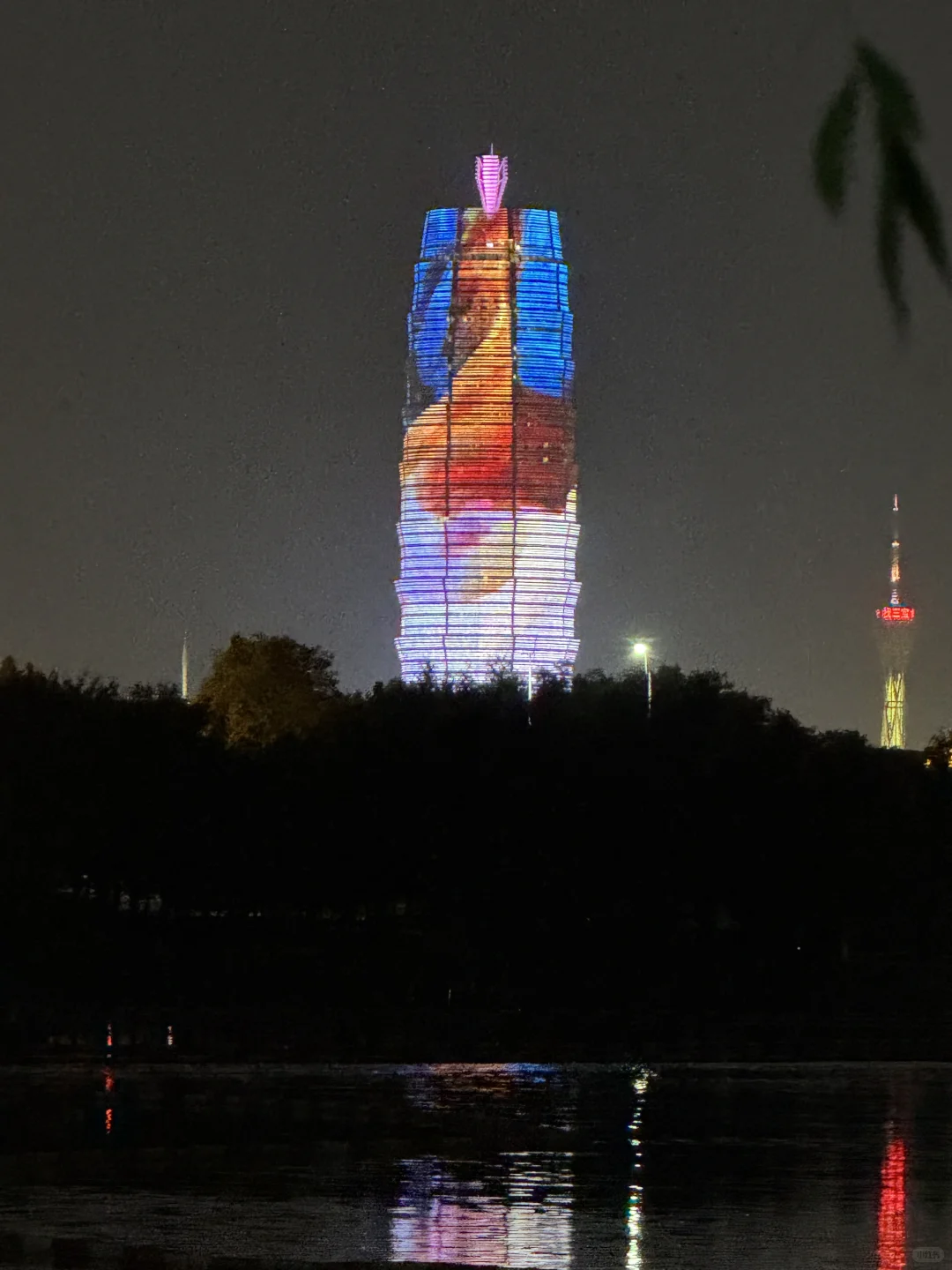 郑州不愧是新一线特大城市，夜景相当繁华！