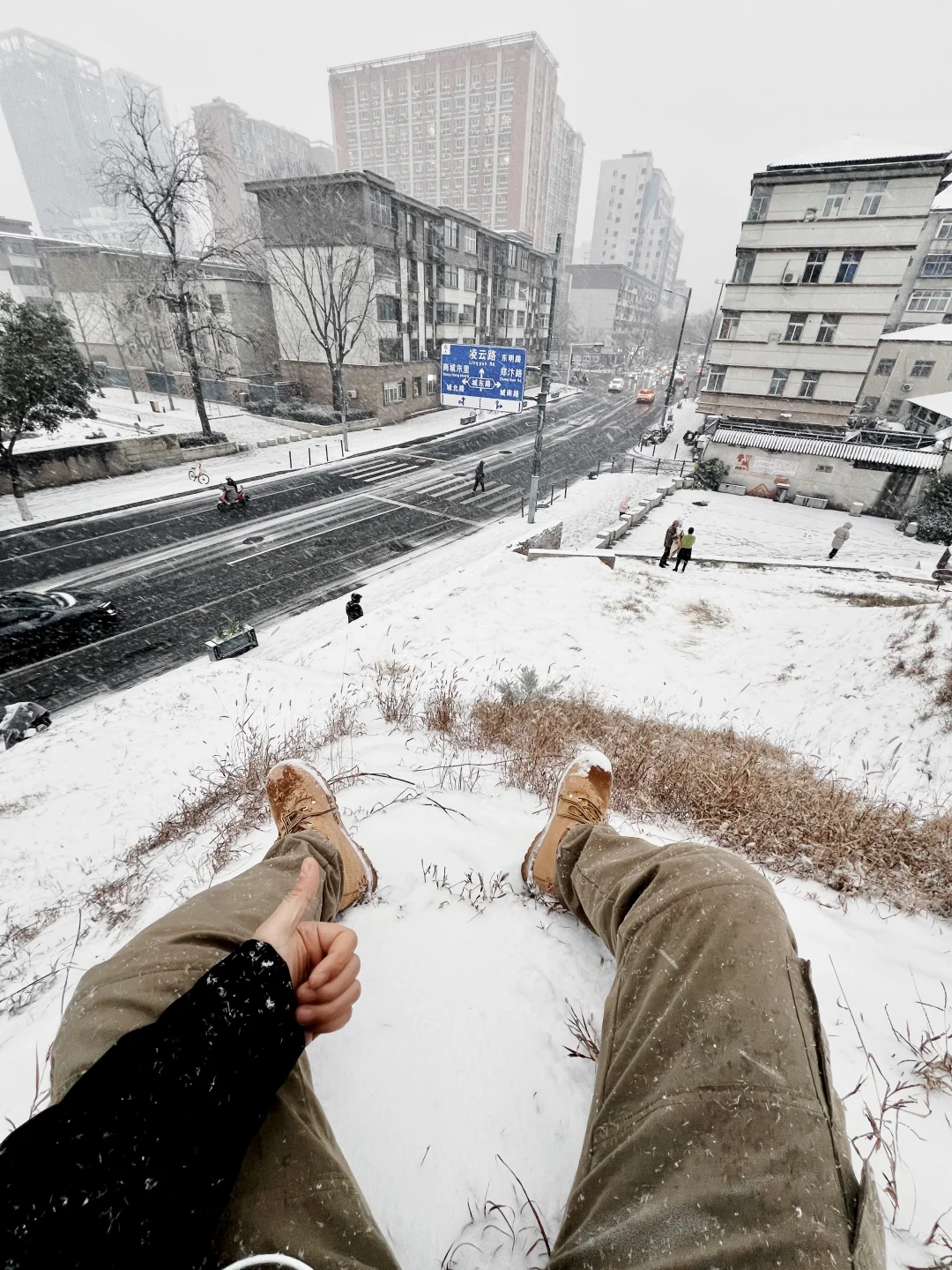 关于郑州的记忆，第一次来就遇到鹅毛大雪。