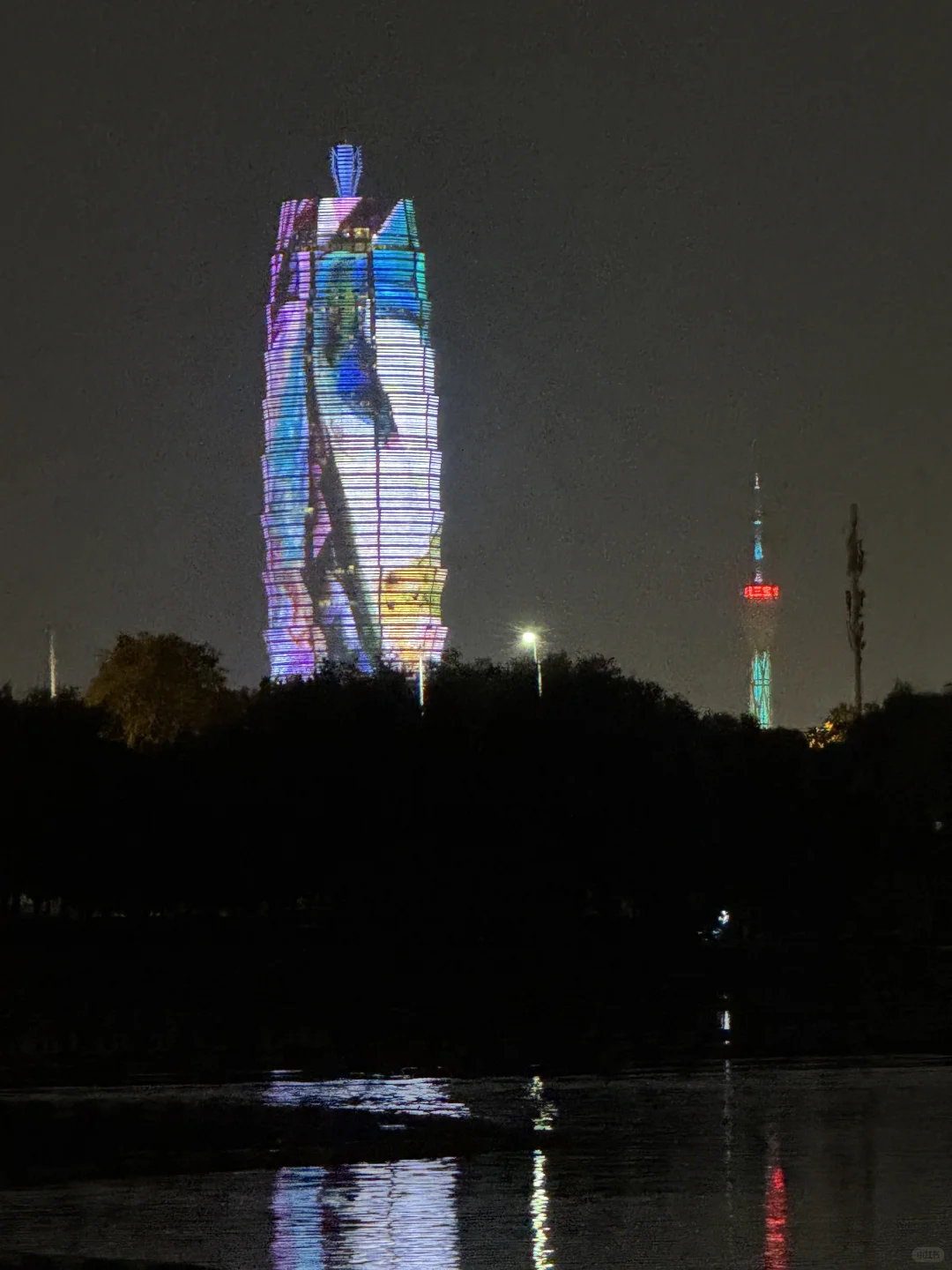 郑州不愧是新一线特大城市，夜景相当繁华！