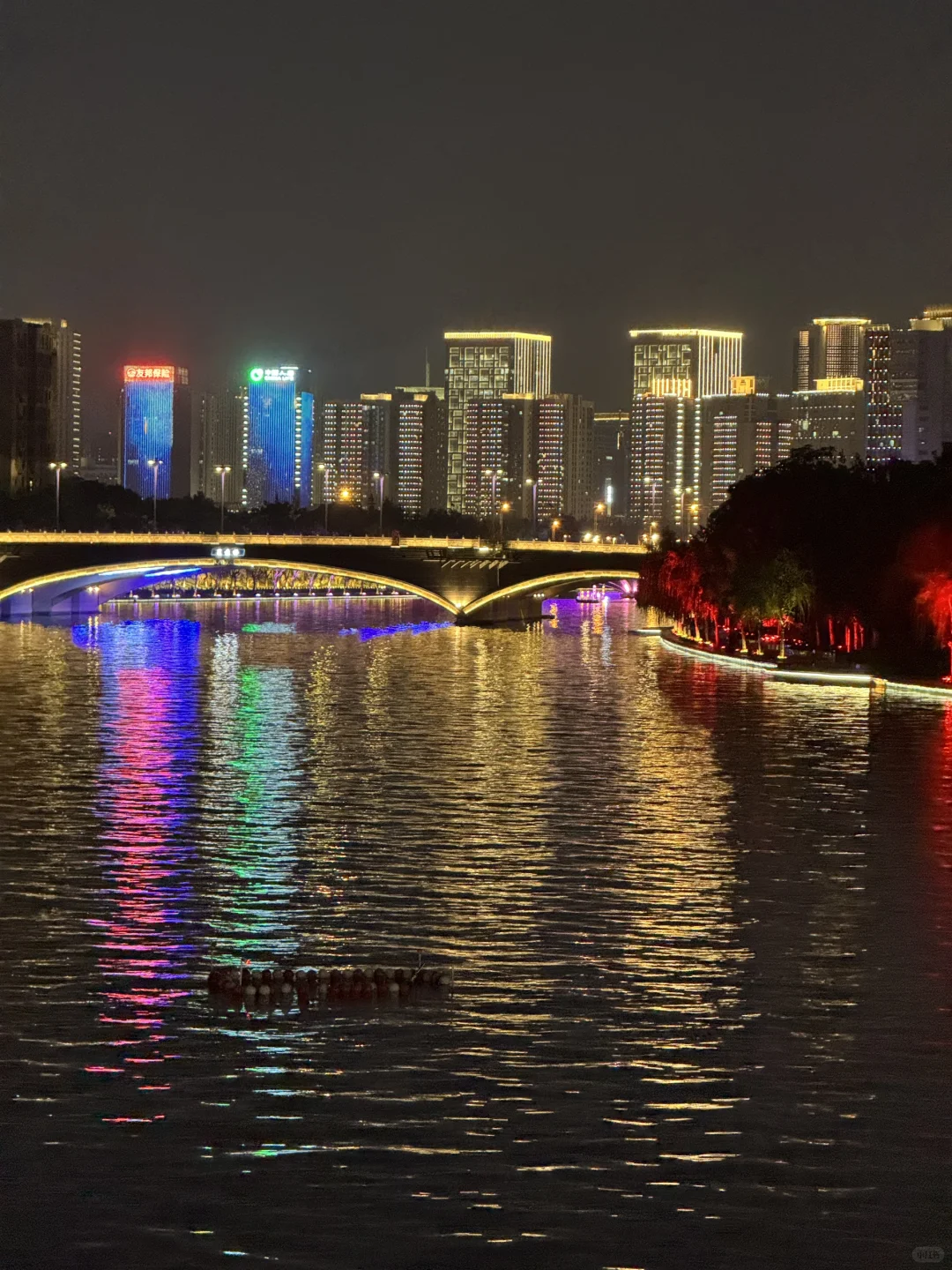 郑州不愧是新一线特大城市，夜景相当繁华！