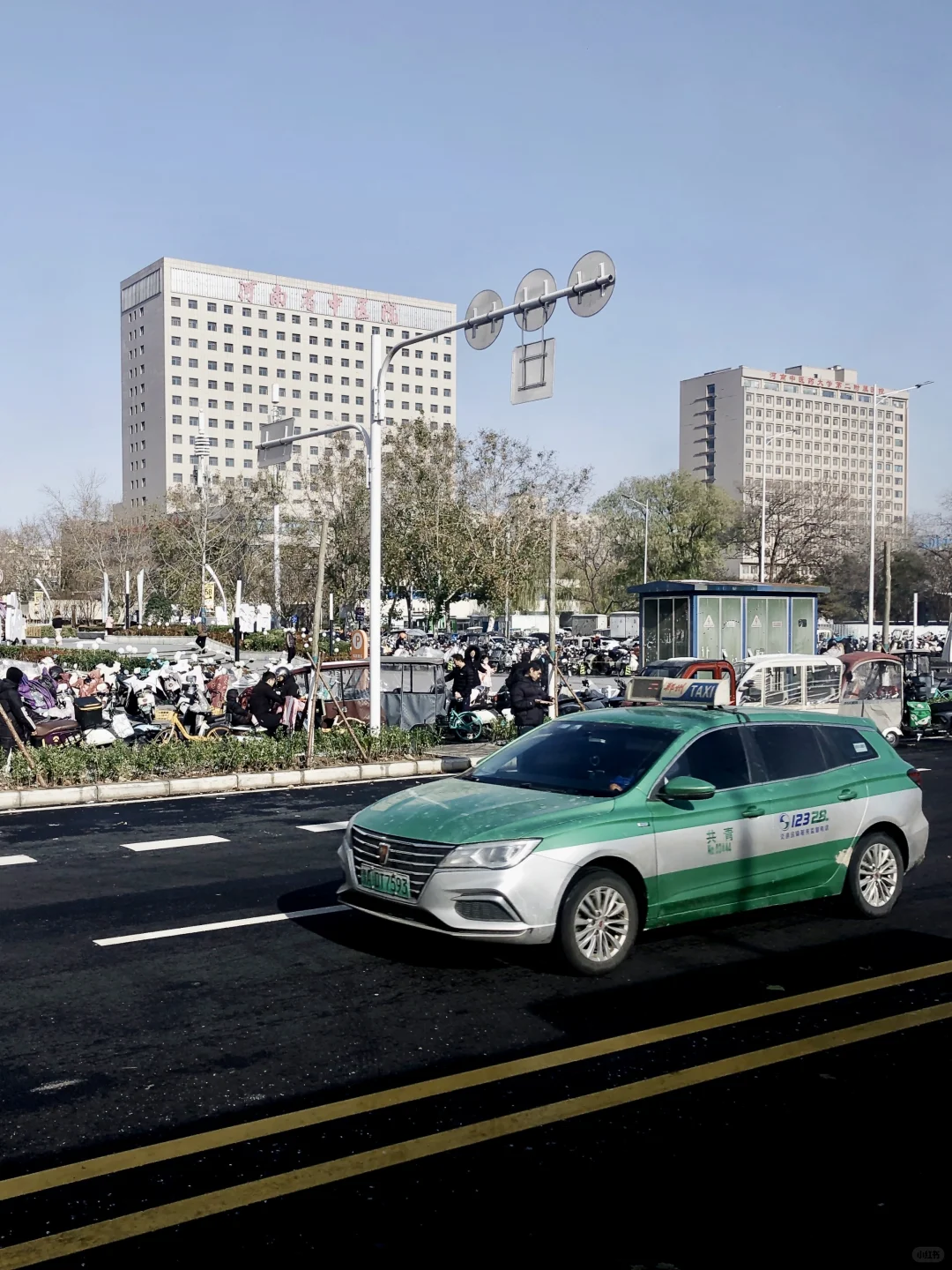 关于郑州的记忆，第一次来就遇到鹅毛大雪。