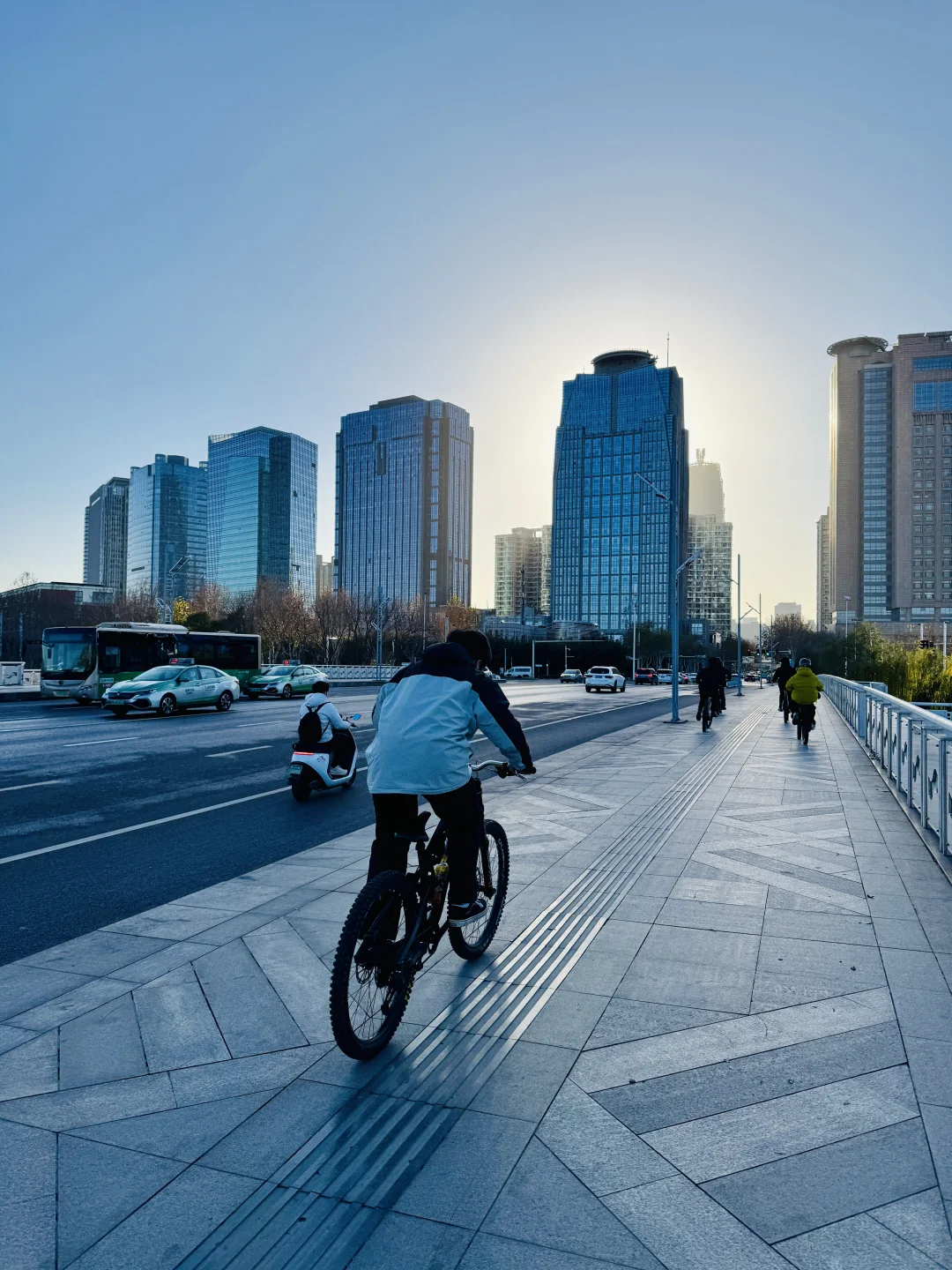 郑州不愧是新一线城市，城市建设超震撼！！