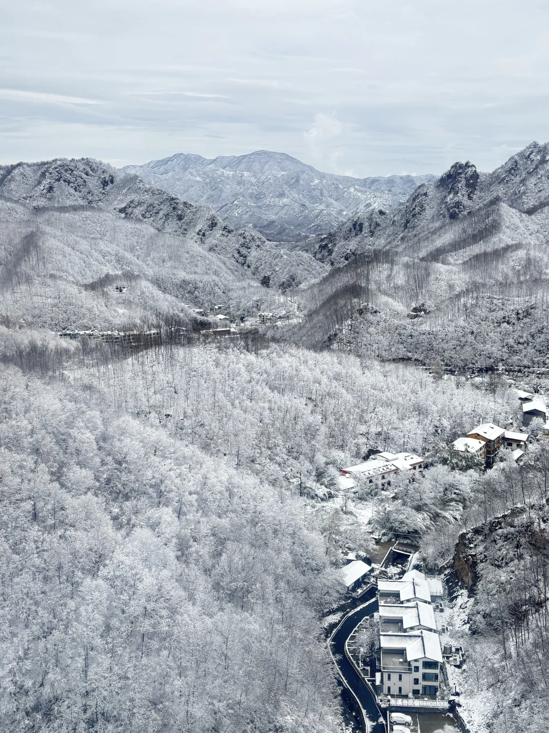银装素裹的老君山！！