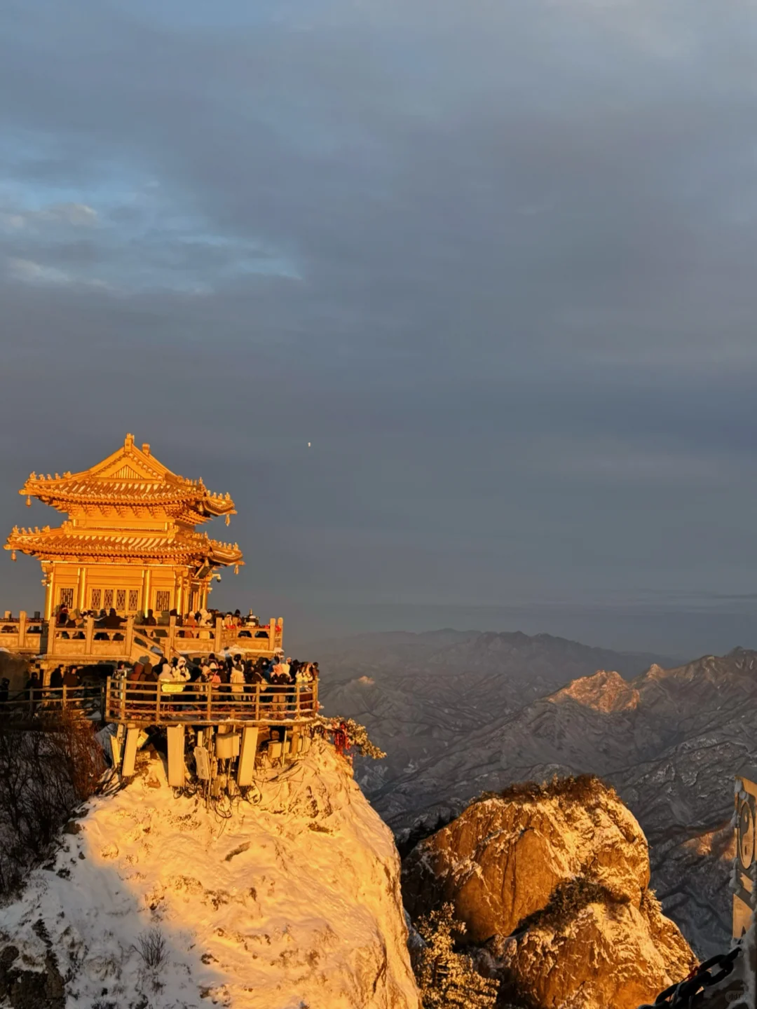 银装素裹的老君山！！