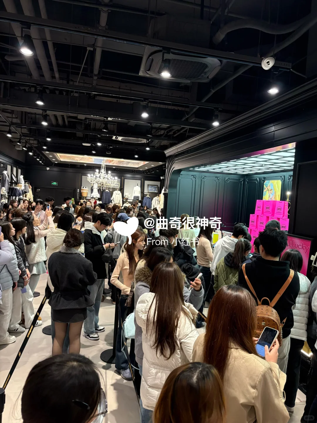 记住这个位置！正弘城4️⃣楼，免费🉐冰箱贴