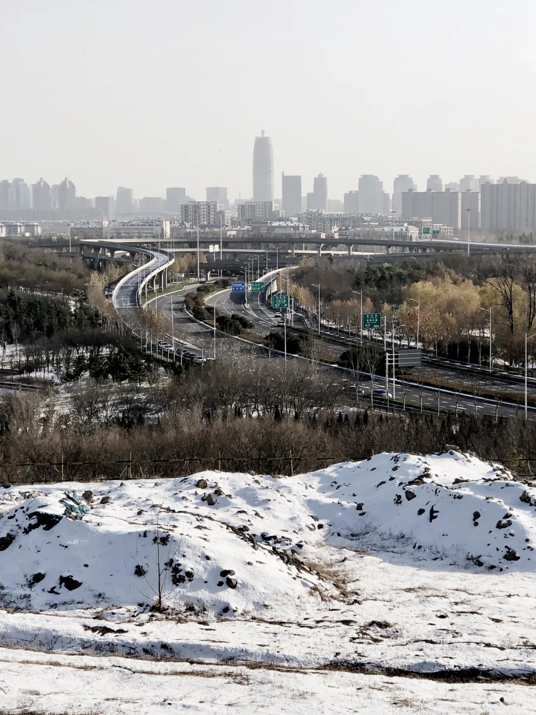关于郑州的记忆，第一次来就遇到鹅毛大雪。